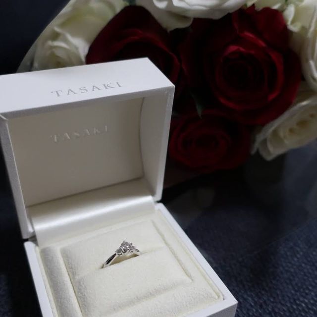 【TASAKI(タサキ)の口コミ】 シンプルかつ王道な三石デザインです。同じ三石でもV字の形のものもありま…