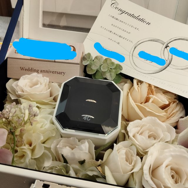 【4℃ BRIDAL(ヨンドシーブライダル)の口コミ】 新郎はプラチナ、新婦はゴールドにしました。
同じシリーズでも材質が違う…