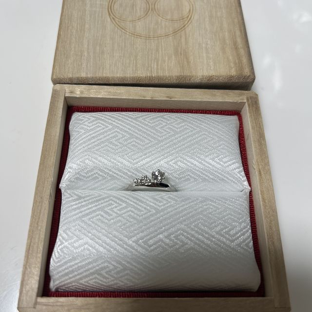 【TOMOE(トモエ)の口コミ】 他のデザインと比べて、被ることはないし、着け心地も気にならない指輪だ…