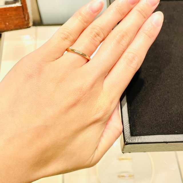 【ティファニー(Tiffany & Co.)の口コミ】 ネットでダイヤモンド付きの結婚指輪を探していた際、イメージに近いデザ…