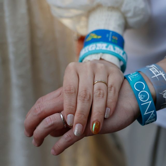 【CRAFY(クラフィ)の口コミ】 素材がイエローゴールドとシルバーを重ねた指輪と、シルバーでメビウスと…