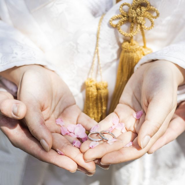 【エクセルコダイヤモンド(EXELCO DIAMOND)の口コミ】 ダイヤが何粒もあるだけではなく、ダイヤの周りに繊細な彫りがあることで…