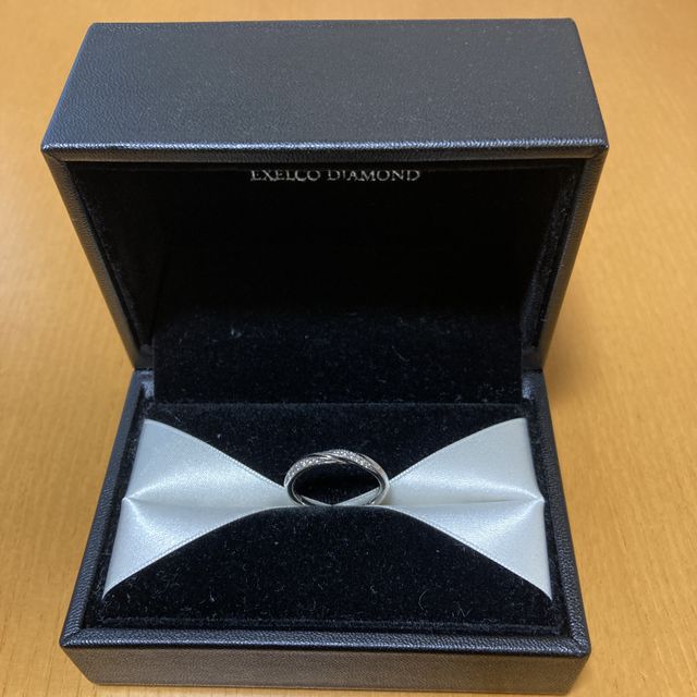 【エクセルコダイヤモンド(EXELCO DIAMOND)の口コミ】 ダイヤが何粒もあるだけではなく、ダイヤの周りに繊細な彫りがあることで…