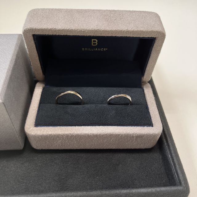 【BRILLIANCE+(ブリリアンスプラス)の口コミ】 シャンパンゴールドの繊細なカラーが他になく素敵でした。付け方によって…