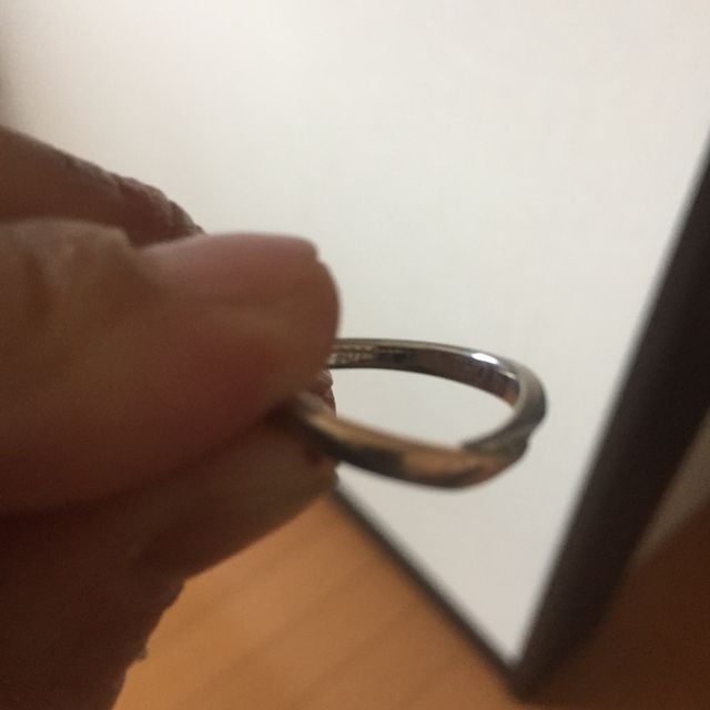 【4℃ BRIDAL(ヨンドシーブライダル)の口コミ】 見た目で一目惚れしてすぐに決めました。
もともとピンクゴールドのリング…