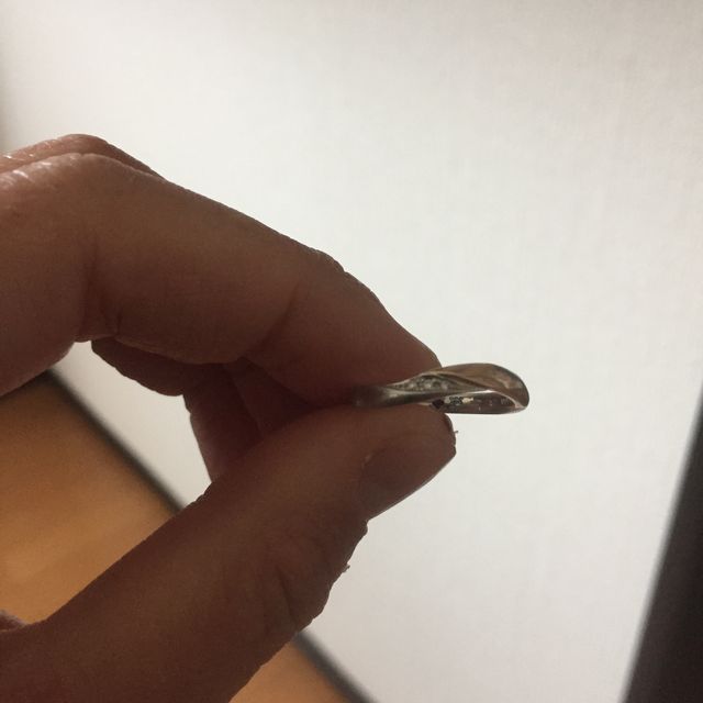 【4℃ BRIDAL(ヨンドシーブライダル)の口コミ】 見た目で一目惚れしてすぐに決めました。
もともとピンクゴールドのリング…