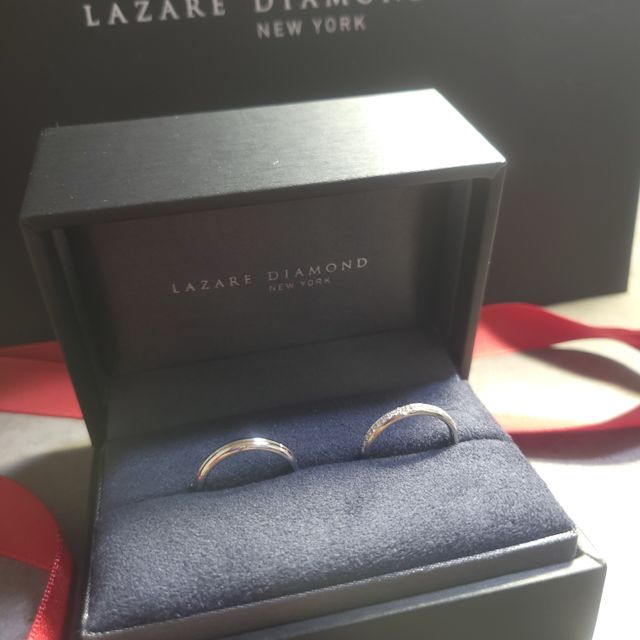 【ラザール ダイヤモンド(LAZARE DIAMOND)の口コミ】 重ね付けをする予定ではなかったため、結婚指輪単体でも華やかなものを購…