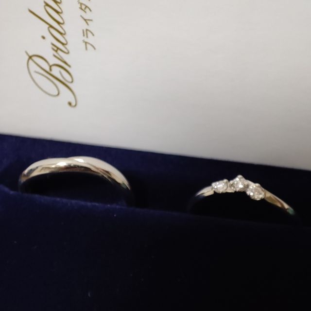 【銀座ダイヤモンドシライシの口コミ】 シンプルなデザインが好きなのでたくさんあるデザインから選ばさせてもら…