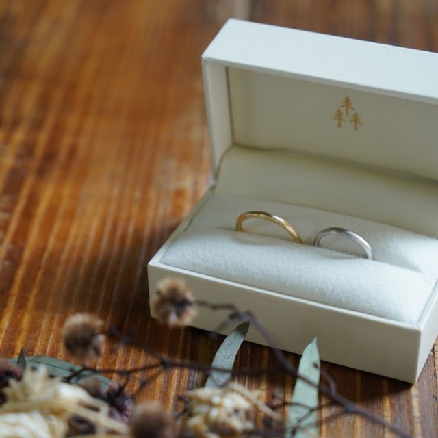 【THREE TREES(スリーツリーズ)の口コミ】 丸みがありシンプルなストレート。手作り感とマットな仕上がりが味があり…