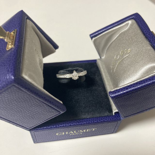 【ショーメ(CHAUMET)の口コミ】 ペアシェイプのダイヤモンドの形が絶妙で可愛いです。キラキラと白い上品…