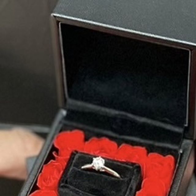 【エクセルコダイヤモンド(EXELCO DIAMOND)の口コミ】 シンプルなデザイン。リングはダイヤを映えさせるようなものにしたかった…