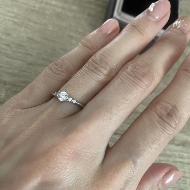 【アイプリモ(I-PRIMO)の口コミ】 こちらのブランドがダイヤモンドにこだわっているらしく、本当にキラキラ…