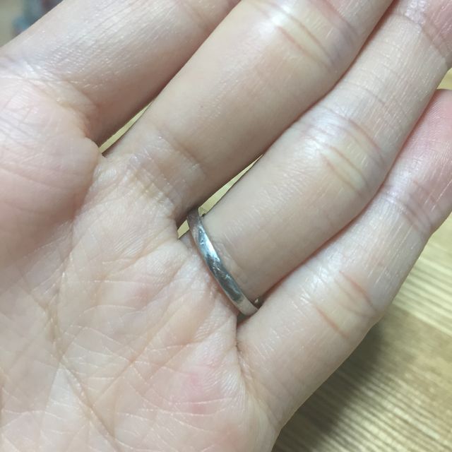 【銀座ダイヤモンドシライシの口コミ】 ・もともとハーフエタニティ　リングを希望していた事
・私の指が3号なの…
