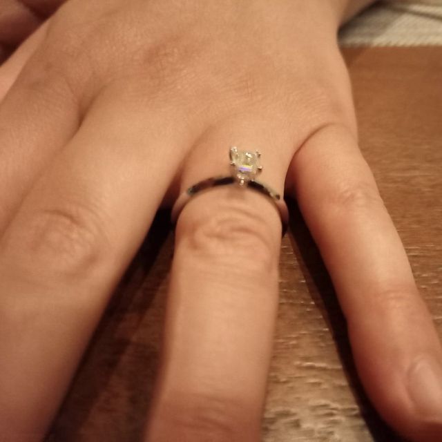 【ティファニー(Tiffany & Co.)の口コミ】 ティファニーのプリンセスカットのデザインに一目惚れして即決しました！…