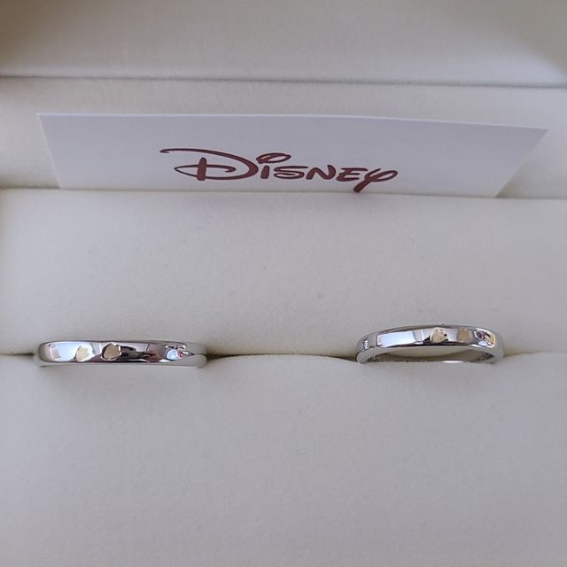 【ケイウノ ブライダル(K.UNO BRIDAL)の口コミ】 とてもシンプルでさりげないデザインがよかったです。
奥さんがドナルド好…