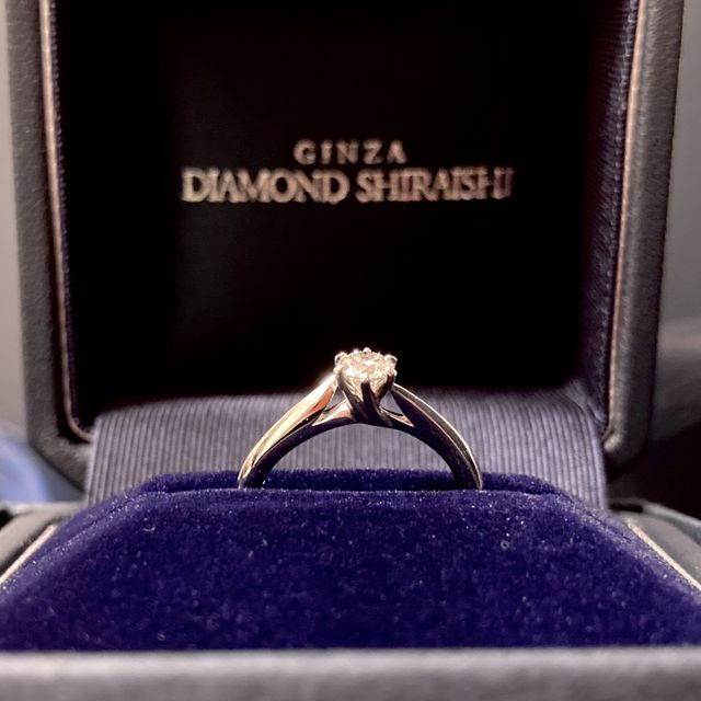【銀座ダイヤモンドシライシの口コミ】 定番デザインっぽくありながら、ウェーブがかったデザインが昔すぎない雰…
