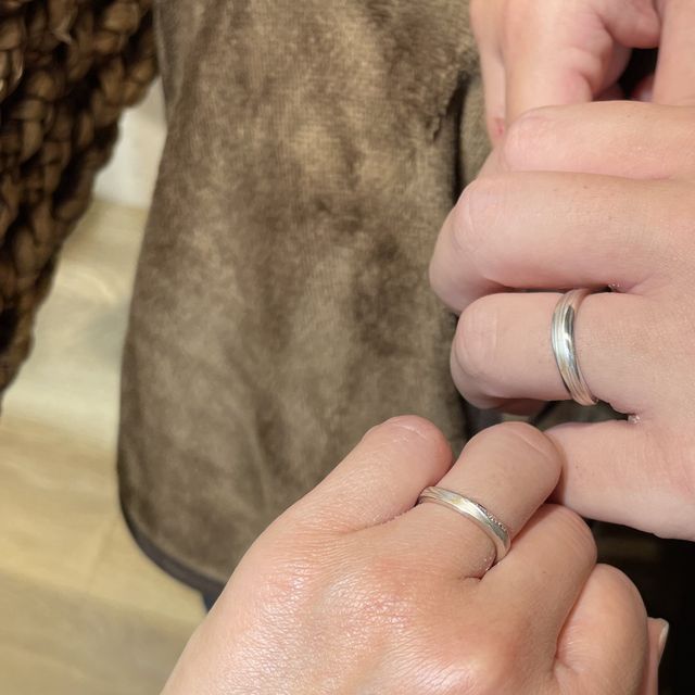 【杢目金屋(もくめがねや)の口コミ】 この指輪を試着したいと思った決め手は、3つございます。1つ目は、ゴール…