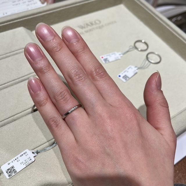 【和光ブライダルブティックギンザの口コミ】 石がついているものに興味があったので、ダイヤが並んでいる指輪を試着し…