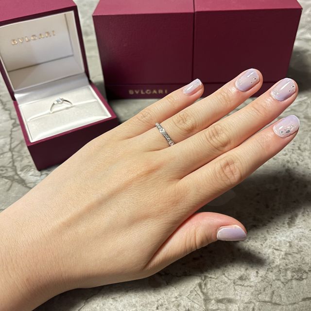 【ブルガリ(BVLGARI)の口コミ】 婚約指輪は飽きのこない王道のデザインで、ダイヤの品質にこだわりました…