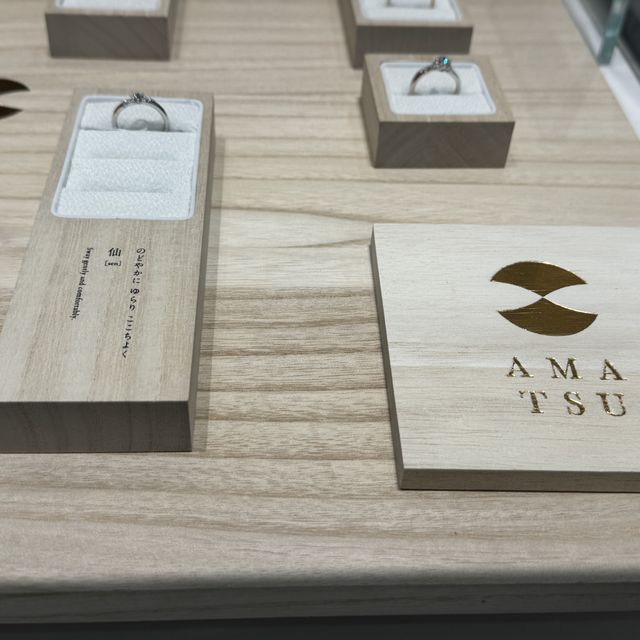 【AMATSU(アマツ)の口コミ】 初めは違うブランドの指輪が気になっていたのですがHPで見たカタログ写真…
