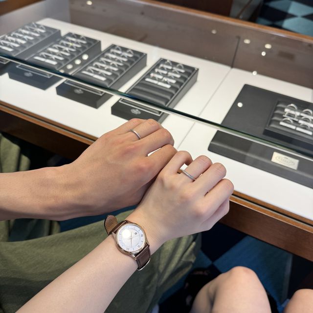 【銀座ダイヤモンドシライシの口コミ】 着け心地がよく、指輪をクルクル回してもダイヤモンドがどの角度からも綺…