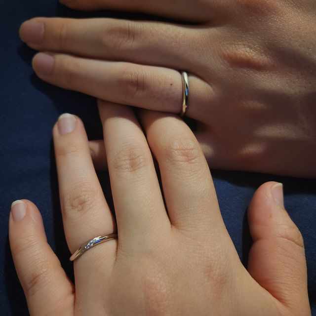 【ケイウノ ブライダル(K.UNO BRIDAL)の口コミ】 ウェーブがかかっており、指が綺麗に見える形です！！！
それぞれに双子の…