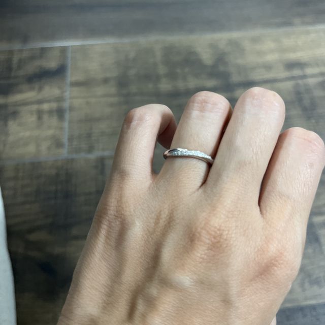 【銀座ダイヤモンドシライシの口コミ】 付け心地が良く、飽きのこないデザインで何十年もつけられると思いこちら…