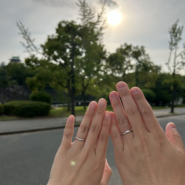 【銀座ダイヤモンドシライシの口コミ】 指輪のおすすめポイントは、キラキラしつつも上品なデザインがとても気に…