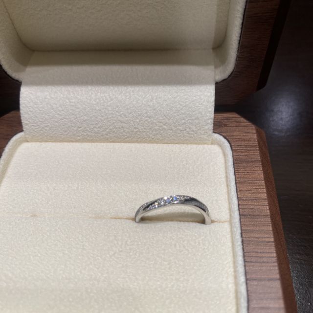 【TANZO.(鍛造指輪)の口コミ】 オリジナルで自分でデザインを作れたところが良かったです。
デザインを決…