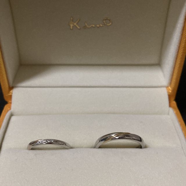 【ケイウノ ブライダル(K.UNO BRIDAL)の口コミ】 指輪のデザインは、２つを重ねると繋がるデザインになってます。
プラチナ…