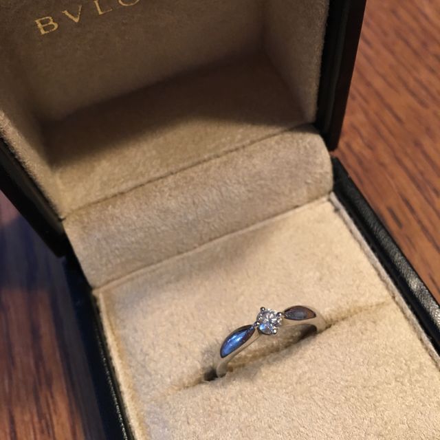 【ブルガリ(BVLGARI)の口コミ】 シンプルかつ自分の探し求めていたデザインがあったのが決め手になりまし…