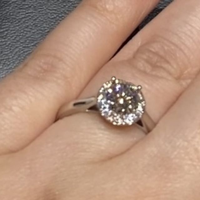 【ラザール ダイヤモンド(LAZARE DIAMOND)の口コミ】 ラザールダイヤモンドということで、ダイヤモンドにすごいこだわっている…