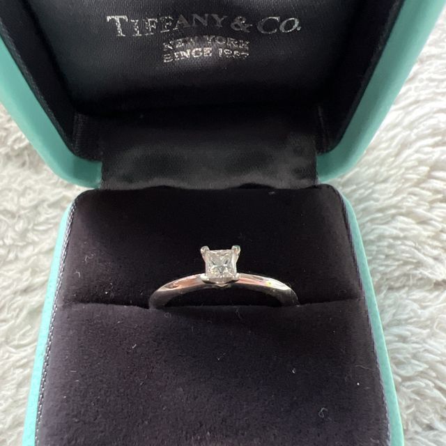 【ティファニー(Tiffany & Co.)の口コミ】 まず、デザインがシンプルで可愛い♡重ね付けするとより可愛さがUP！そして…