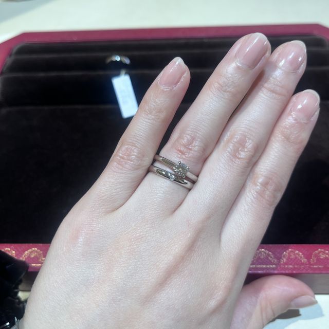 【カルティエ(Cartier)の口コミ】 結婚指輪と婚約指輪は同じブランドで揃えようと考え、指輪探しをしていま…