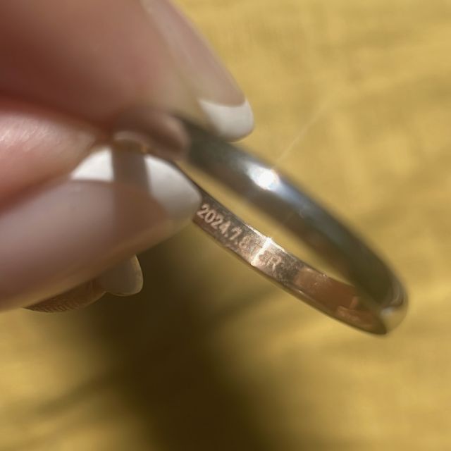 【BONDS(ボンズ)の口コミ】 デザインはシンプルで、つけた後もいい感じです。男女、ゴールドとシルバ…