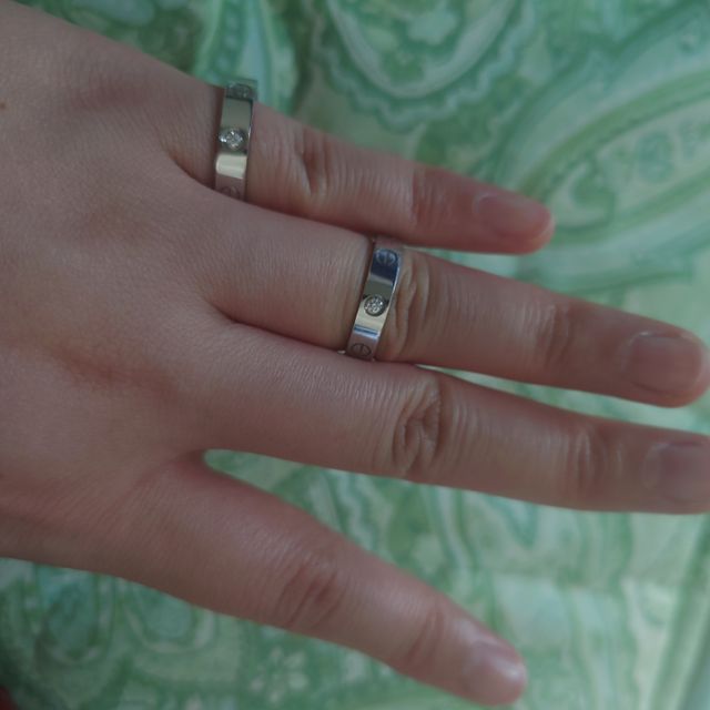 【カルティエ(Cartier)の口コミ】 指輪のデザインで即決でした。カルティエといえば
LOVEリングのイメージで…