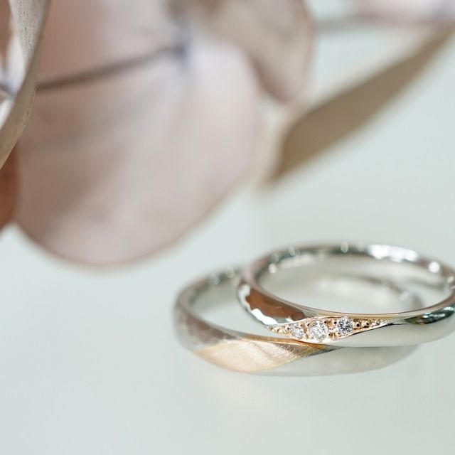 【renri(レンリ)の口コミ】 自分たちのこだわりをつめこんだ指輪になり大満足しています。
新郎新婦そ…