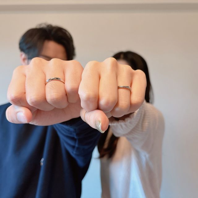 【銀座ダイヤモンドシライシの口コミ】 デザイン:最初はシンプルなストレートリングにしようと思っていましたが、…