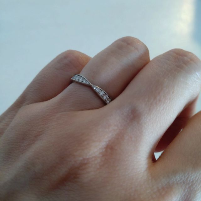 【ティファニー(Tiffany & Co.)の口コミ】 結婚指輪は毎日つけるものなのでとにかく見た目住してハーフエタニティと…