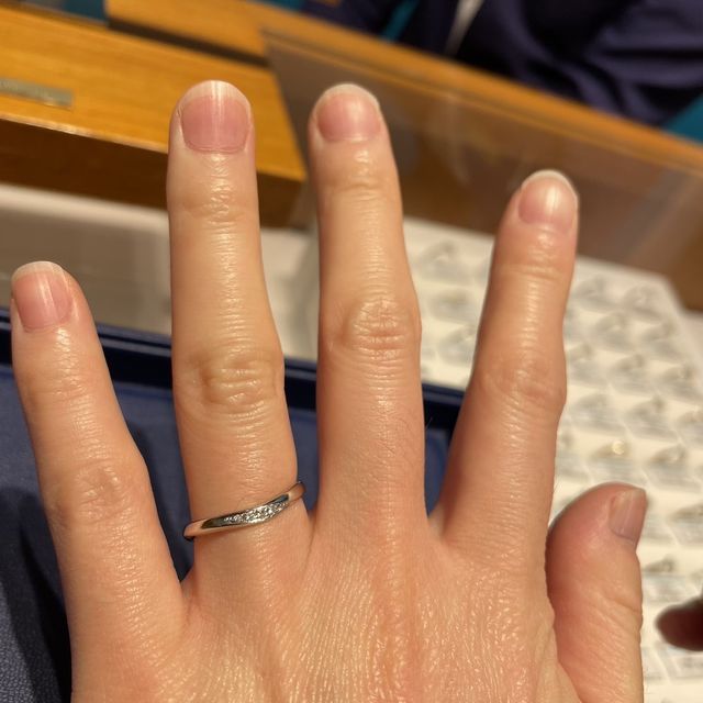 【銀座ダイヤモンドシライシの口コミ】 いくつか試着させていただき、自分の好みのデザインが分かるようになりま…