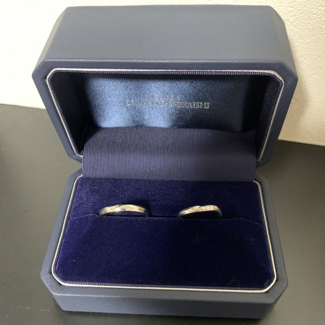 【銀座ダイヤモンドシライシの口コミ】 ストレートを選ぼうと思っていましたが、手をみてウェーブの方が馴染むと…