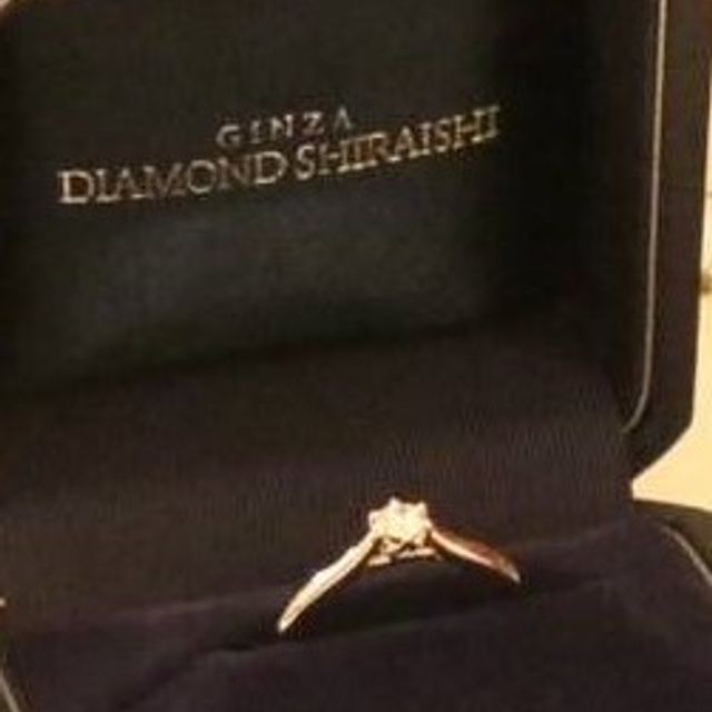 【銀座ダイヤモンドシライシの口コミ】 一般的な立て爪と呼ばれる形よりも、常に使用出来るタイプを探した。立て…