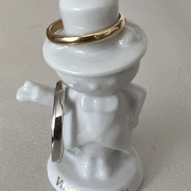 【ヴァンドーム青山(VENDOME AOYAMA)の口コミ】 シンプルで飽きのこないデザイン
結婚指輪で購入しましたが、シルバーとゴ…