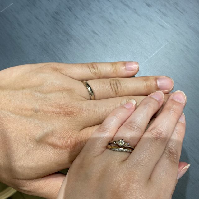 【出雲結(いずもゆい)の口コミ】 シンプルだけど少しデザイン性もあってとても素敵です。
指輪に名前がそれ…