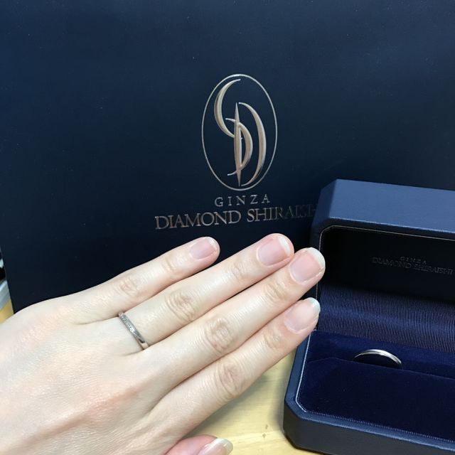 【銀座ダイヤモンドシライシの口コミ】 シンプルな飾りのないものではなく、デザインが入ってるものが良かったの…