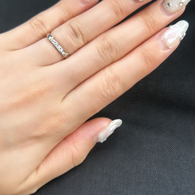 【RosettE(ロゼット)の口コミ】 とにかくデザインがオシャレでふ。５つのダイヤの存在感もあり、サイドの…