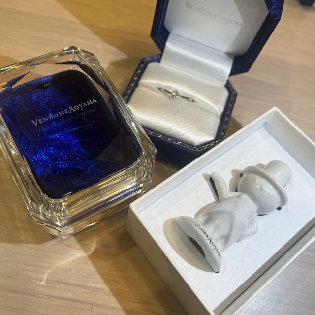 【ヴァンドーム青山(VENDOME AOYAMA)の口コミ】 室内の通常照明でも輝き綺麗で目に入るととても嬉しい気持ちになります。
…