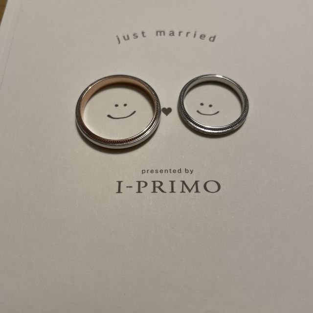 【アイプリモ(I-PRIMO)の口コミ】 全く同じでなくとも夫婦でリンクするデザインの指輪を探していました。ミ…