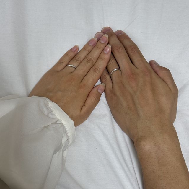 【アイプリモ(I-PRIMO)の口コミ】 正面からはもちろん、前面後面から見てもダイヤが光るデザインを選びまし…