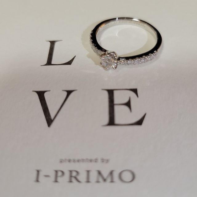 【アイプリモ(I-PRIMO)の口コミ】 人と被らないデザインの指輪を選んで彼女とも話し合ってデザインで決めま…
